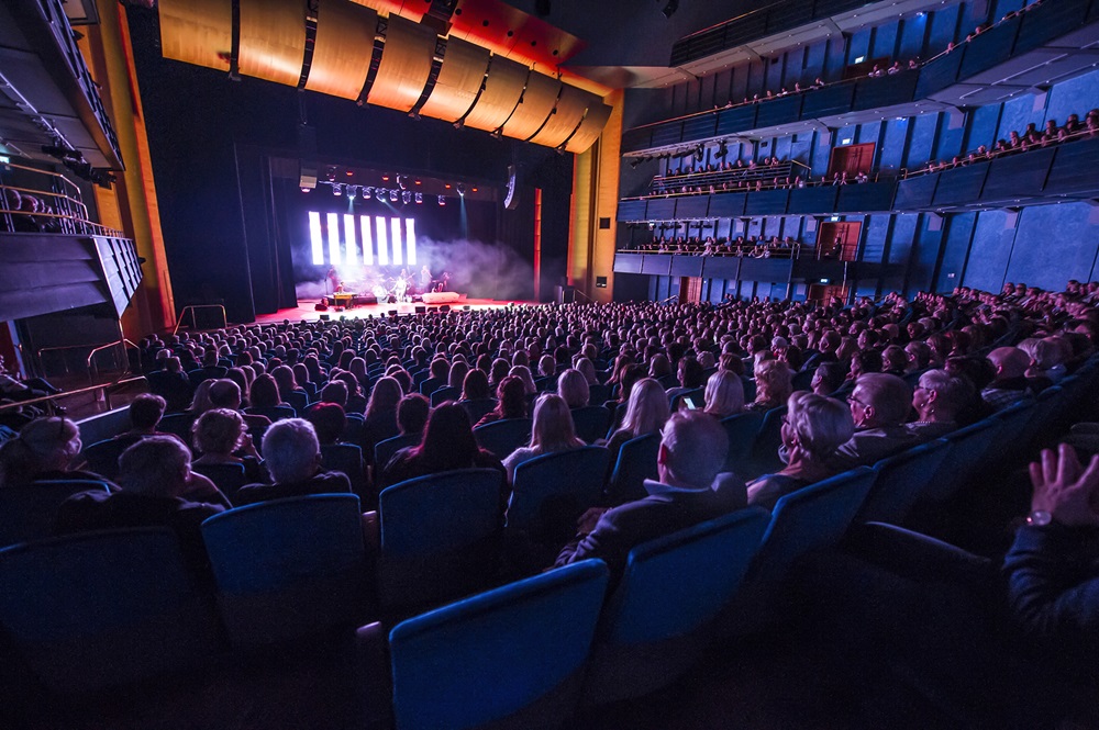 Konsert med publik i De Geerhallen.