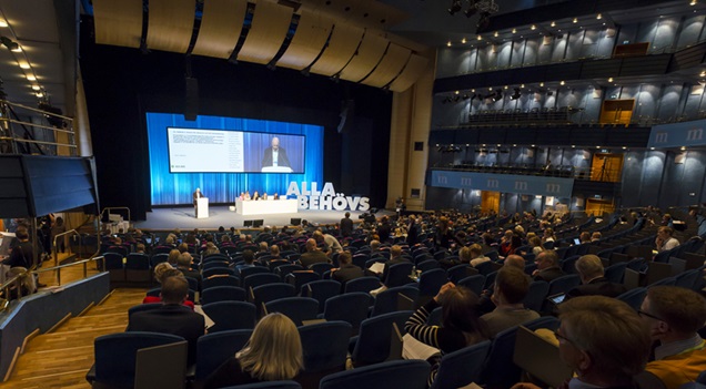 Föreläsning i De Geerhallen.